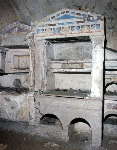 Columbarium - Pomponis Hylaxin hauta tekijältä Roman