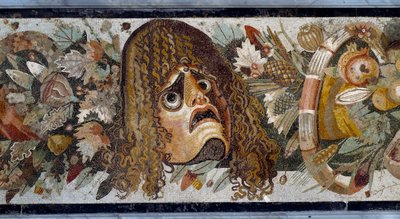 Feston naamiolla, lehdillä ja hedelmillä. Yksityiskohta. Mosaiikki Casa del Faunosta Pompejissa, 2. vuosisadalla eKr. Mitat: 280 x 49 cm. Museo Nazionale Archeologico, Napoli - roomalainen taide: festoon traagisella naamiolla, lehdillä ja hedelmillä. Yksit tekijältä Roman