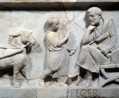 Fragmentti Marcus Cornelius Statiuksen sarkofagista Noin 150 jKr. - Yksityiskohta roomalaisesta sarkofagista: kohtaus lapsen elämästä, joka edustaa oppilasta ja hänen isäntänsä. Rooman imperiumi. Pariisi, Musee du Louvre tekijältä Roman