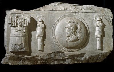 Marmorireliefifragmentti Plaza de la Consolazione -aukiolta Roomassa tekijältä Roman