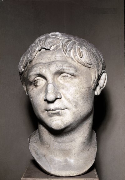 Pompeius Suuren muotokuva (marmoriveistos) tekijältä Roman