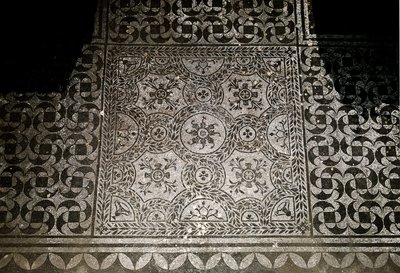Roomalainen taide: yksityiskohta maan mosaiikeista Villa Adrianassa (Villa d