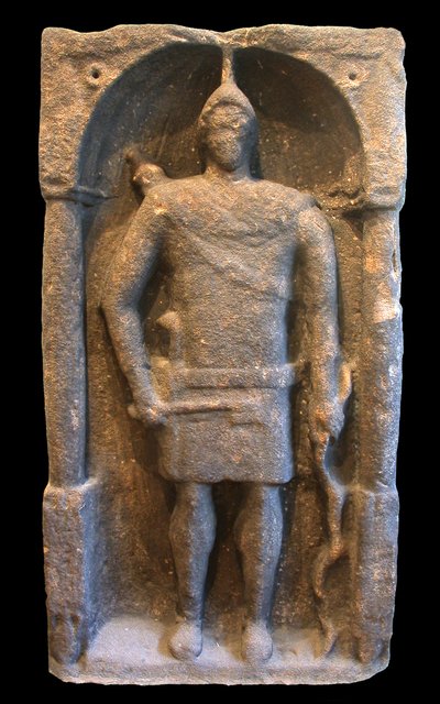 Roomalainen hautakivi, joka kuvaa hamialaista (syyrialaista) jousimiestä, noin 125-40 jKr. tekijältä Roman