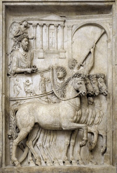 Rooman keisari Marcus Aurelius voittovaunussaan 2. vuosisadalla (marmorireliefi) tekijältä Roman