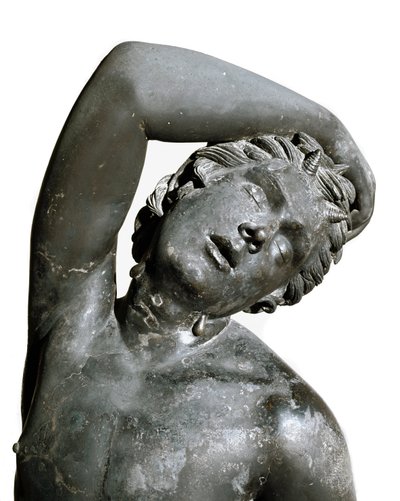 Satyr, pronssinen patsas tekijältä Roman