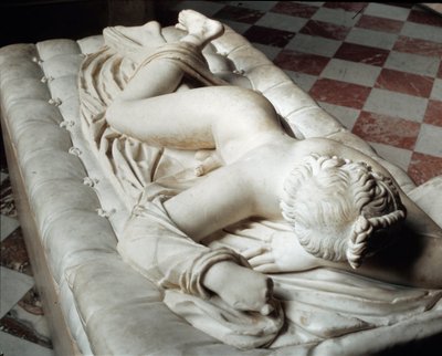Nukkuva Hermafrodiitti (marmoriveistos, 2. vuosisadalla eKr.) tekijältä Roman