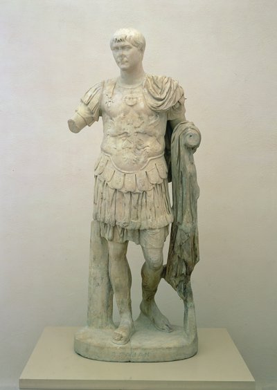 Keisari Trajanuksen patsas (n. 53-117) Antoninuskausi, n. 120 jKr (pentelilainen marmori) tekijältä Roman