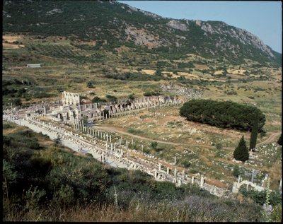 Näkymä Curetes-kadulta kohti Celsuksen kirjastoa. tekijältä Roman
