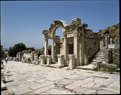 Näkymä Hadrianuksen temppelistä tekijältä Roman