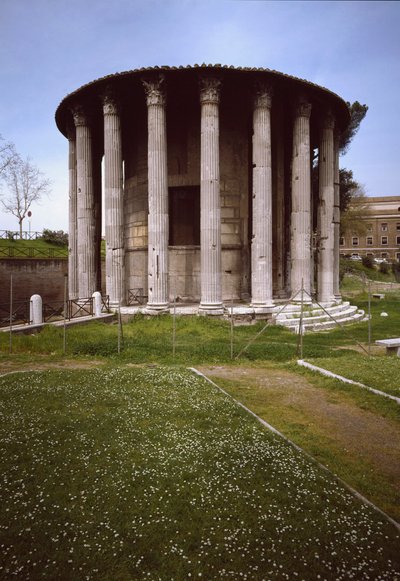 Näkymä Hercules Victorin temppelistä (Hercules Olivarius), 213 eKr. (valokuva) tekijältä Roman