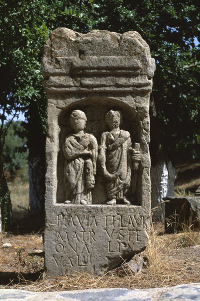 Stela kahdella ihmishahmolla, korkea keisarillinen aika (27 eKr.-395 jKr.) tekijältä Roman Imperial Period