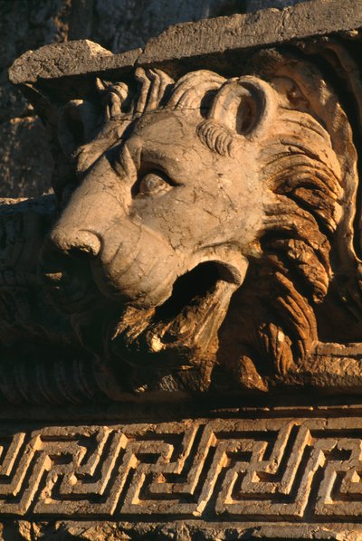 Jupiterin temppeli, entablature, korkea keisarillinen aika (27 eKr.-395 jKr.) tekijältä Roman Imperial Period