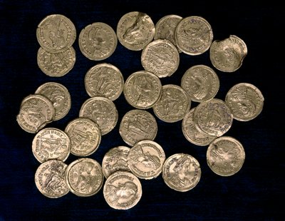 28 kolikkoa Länsi-Rooman keisarin Flavius Honoriusin (384-423) ja Itä-Rooman keisarin Flavius Arcadiuksen (377/378-408) ajalta, 4. ja 5. vuosisadalta (kolikko) tekijältä Roman Roman