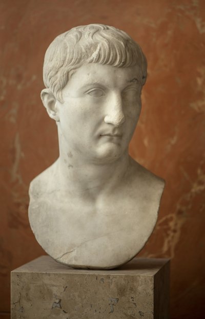 Art Rooma Drusus Nuoren (13 eKr. - 23 jKr) marmoririntakuva tekijältä Roman Roman