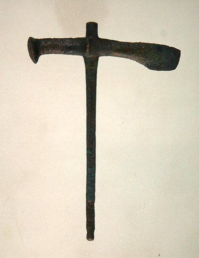 Kirves, löydetty Bebrasta (kupari) tekijältä Roman Roman