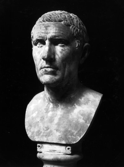 Marcus Claudius Marcelluksen (n. 268-208 eKr.) rintakuva (marmori) tekijältä Roman Roman