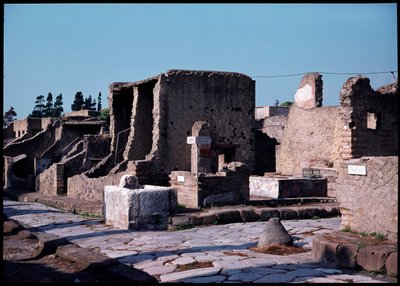 Cardo V:n ja alemman decumanumin välinen risteys, 5. vuosisadalla eKr. - 1. vuosisadalla jKr tekijältä Roman Roman