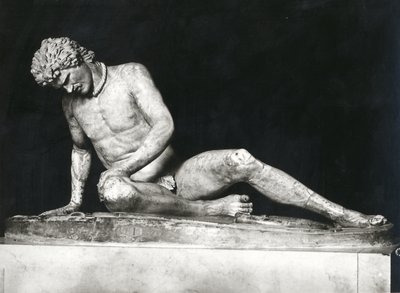 Kuoleva Gallia, kopio Epigonoksen kreikkalaisesta alkuperäiskappaleesta n. 230-220 eKr. (marmori) (m/v kuva) tekijältä Roman Roman