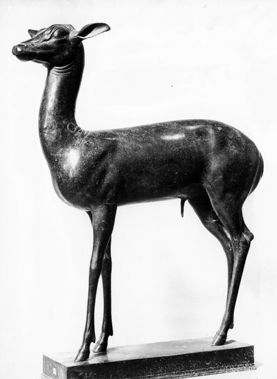 Hirven hahmo (pronssi) tekijältä Roman Roman