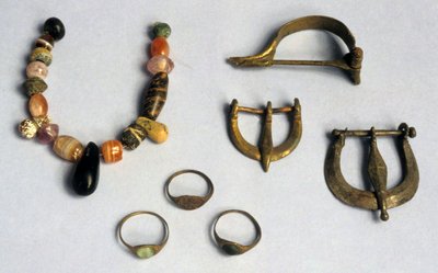 Sormukset, soljet ja fibulae, Masada (sekoitettu media) tekijältä Roman Roman