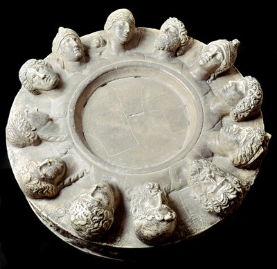 Roomalainen taide: Olympuksen kahdentoista jumaluuden marmorialttari - Gabiista (Lazio) 1.-2. vuosisadalla jKr - Pariisi, Louvre-museo - Olympuksen kahdentoista jumaluuden alttari - Marmoriveistos, Gabiista (Lazio) tekijältä Roman Roman