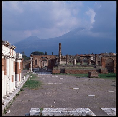 Roomalainen taide: näkymä foorumille, Pompejin arkeologinen paikka (1. vuosisata eKr. - 1. vuosisata jKr.) Italia (Roomalainen taide: näkymä Pompejin foorumille tekijältä Roman Roman