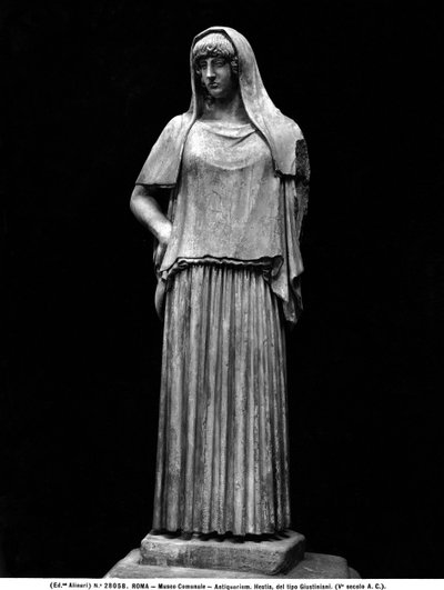 Hestian patsas (marmori) tekijältä Roman Roman