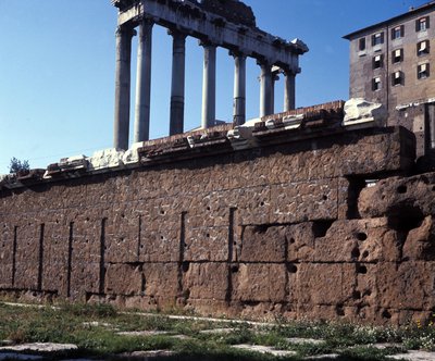 Forum Romanumin Rostres. Rooma tekijältä Roman Roman
