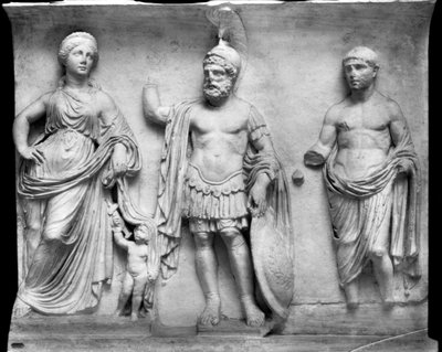 Venus, Mars ja Divus Julius (marmori) (m/w kuva) tekijältä Roman Roman