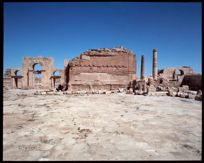 Näkymä roomalaiseen temppeliin tekijältä Roman Roman