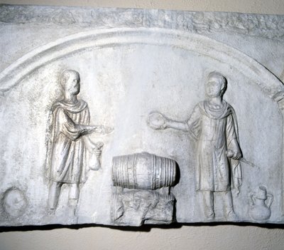 Viinikauppiaan kyltti roomalaisten aikoina. Ostia-museo (Ostia) tekijältä Roman Roman