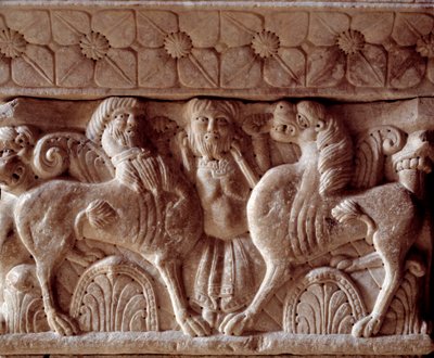 Kentauri ja leijona, veistetty pääkaupunki Prioryn tribüünissä tekijältä Romanesque
