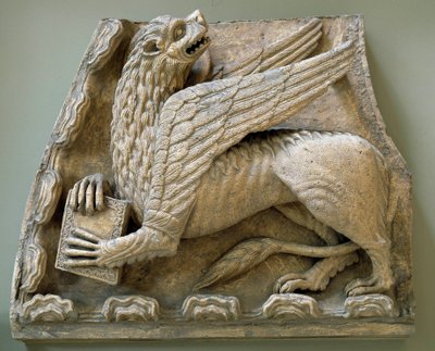 Griffonveistoksia Saint Loup de Naudin kirkon portaalin alkuperäiskappaleesta (Seine ja Marne) 1170 Paris, muistomerkkien museo francais tekijältä Romanesque