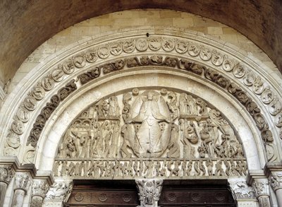 Viimeinen tuomio, veistetty tympanoni Cathedrale Saint Lazarus d