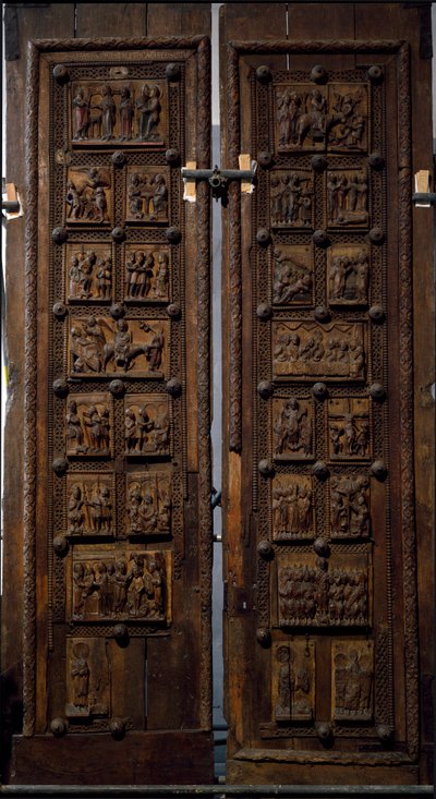 Romaaninen taide: Puinen ovi 1100-luvun puolivälistä Kapitolisen Marian kirkolle Kölnissä, Saksassa (Sankt Maria im Kapitol, Koln) tekijältä Romanesque