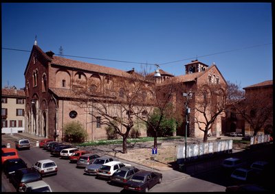 Näkymä basilikaan tekijältä Romanesque