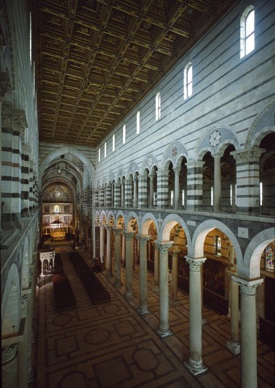 Näkymä katedraalin keskuslaivolle (Duomo di Santa Maria Assunta di Pisa) 1000-1200, Pisa (kuva) tekijältä Romanesque