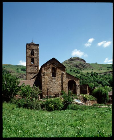 Näkymä kirkolle (valokuva) tekijältä Romanesque