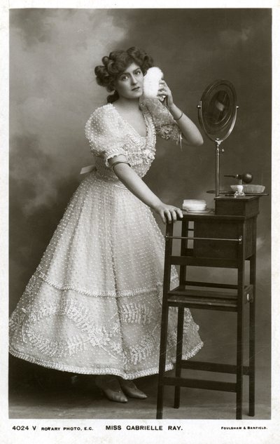 Gabrielle Ray, englantilainen näyttelijä, tanssija ja laulaja, v. 1906. tekijältä Rotary Photo