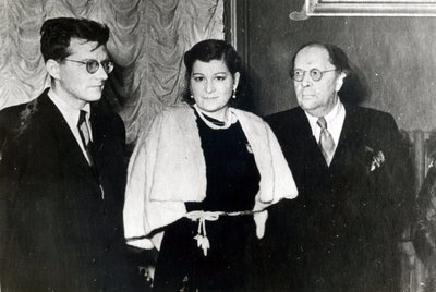 Säveltäjä Dmitri Dmitrievich Sstakovich, laulaja Maria Maksakova ja kirjailija Aleksei Nikolajevitš Tolstoi tekijältä Russian Photographer