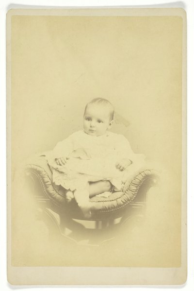 Nimetön istuvan lapsen muotokuva, 18501899. tekijältä S. A. Thomas