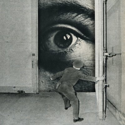 Surrealistinen katse oven takaa tekijältä Sammy Slabbinck