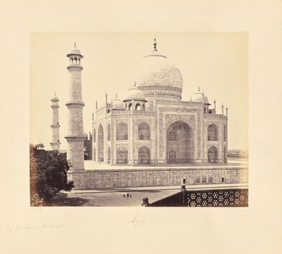 Agra; Taj, nelikulmaisen aukion kulmalta tekijältä Samuel Bourne