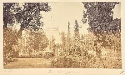 Agra; Der Taj, vom Garten aus tekijältä Samuel Bourne