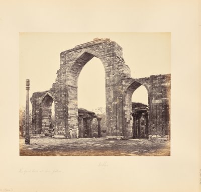Delhi: Qutb Minar, Suuri kaari ja Rautapylväs tekijältä Samuel Bourne