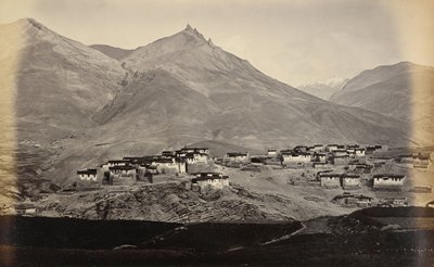 Kibberin kylä, Spiti, ja Chikkim kaukaisuudessa tekijältä Samuel Bourne