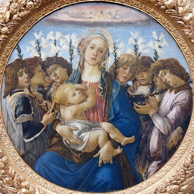 Maria lapsen kanssa ja laulavat enkelit tekijältä Sandro Botticelli