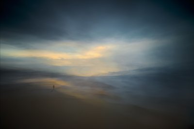 Misty Beachin yksinäisyys tekijältä Santiago Pascual Buye