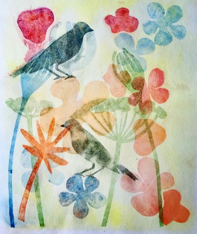 Kaksi lintua ja kukkia, 2019 (muste monoprint) tekijältä Sarah Thompson Engels