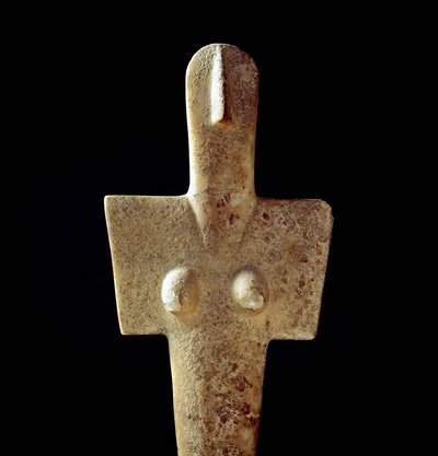 Nuraginen kulttuuri (nuraghi) Sardinialainen: Äitijumalattaren kalkkikivipatsas, kykladityyppinen idoli, Senorbista (Trexentan alue), joka on peräisin prenuragisesta ajanjaksosta (1900-luku eKr.) Eneoliittista. Himmeä. 42 cm Cagliari, Museo Nazionale Arche tekijältä Sardinia Nuragic Civilization